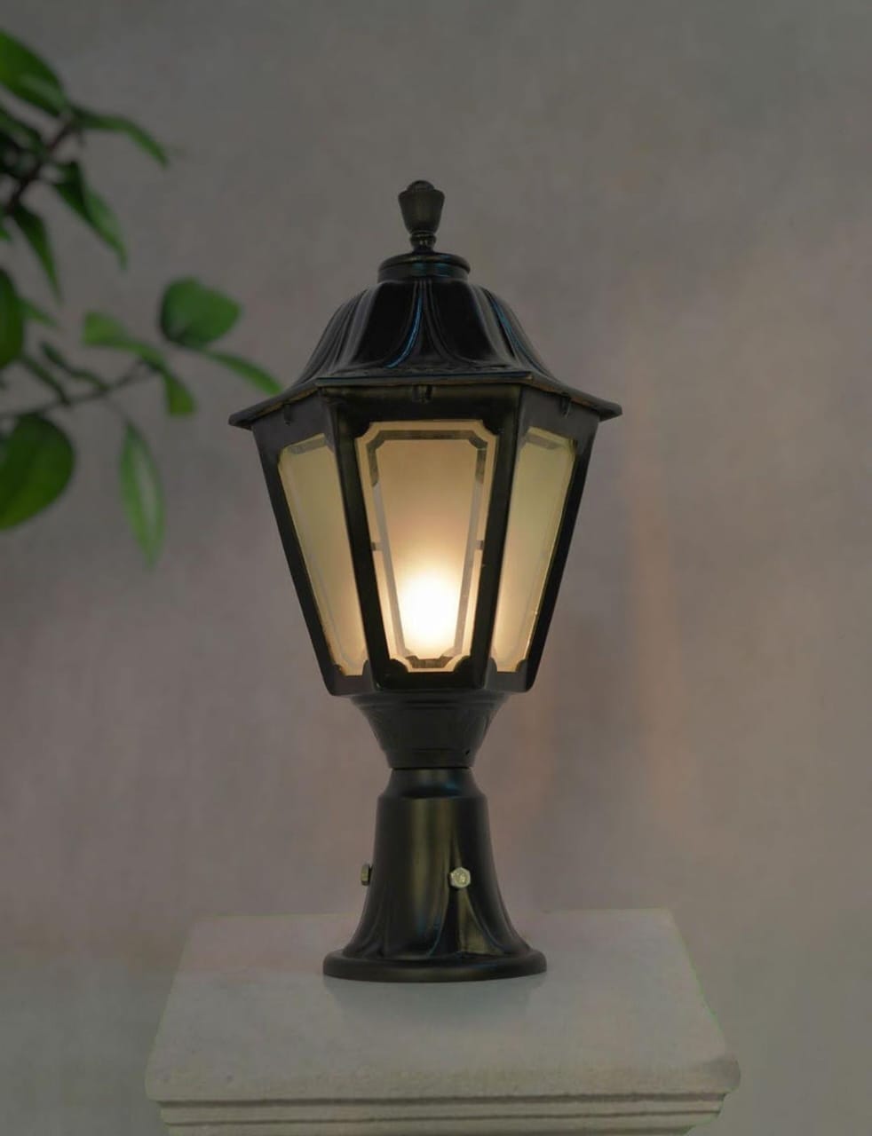 Warm White Rustproof Lamp Gate Light